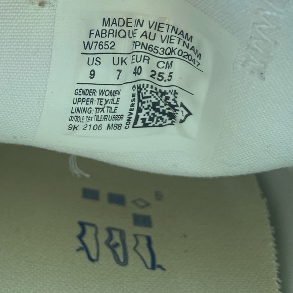 Chuck Taylor All Star Sneakers - Picture 4 of 8